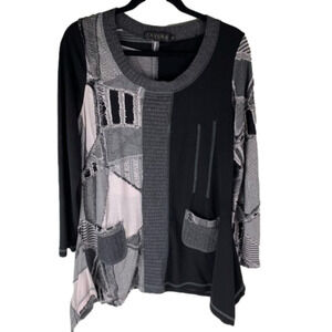 LAVENA Black &  White Tunic size Medium